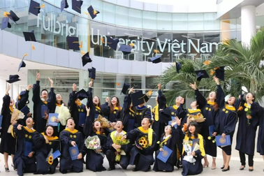 Quản lý các nguồn tài trợ triệu đô cho trường đại học như thế nào?