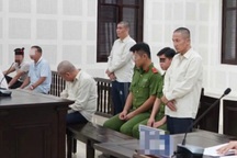 Chém cổ đông đoạt lại mỏ cát Pha Lê, chủ tịch công ty cùng đàn em lĩnh án