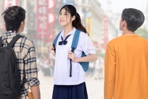 Hiệu phó bị "ném đá" vì nói nữ sinh làm đẹp đi học để thu hút bạn nam