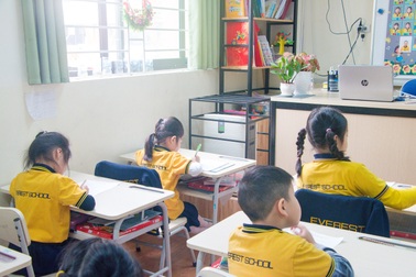 Ô nhiễm không khí, trường học Hà Nội lắp máy lọc không khí tại lớp học