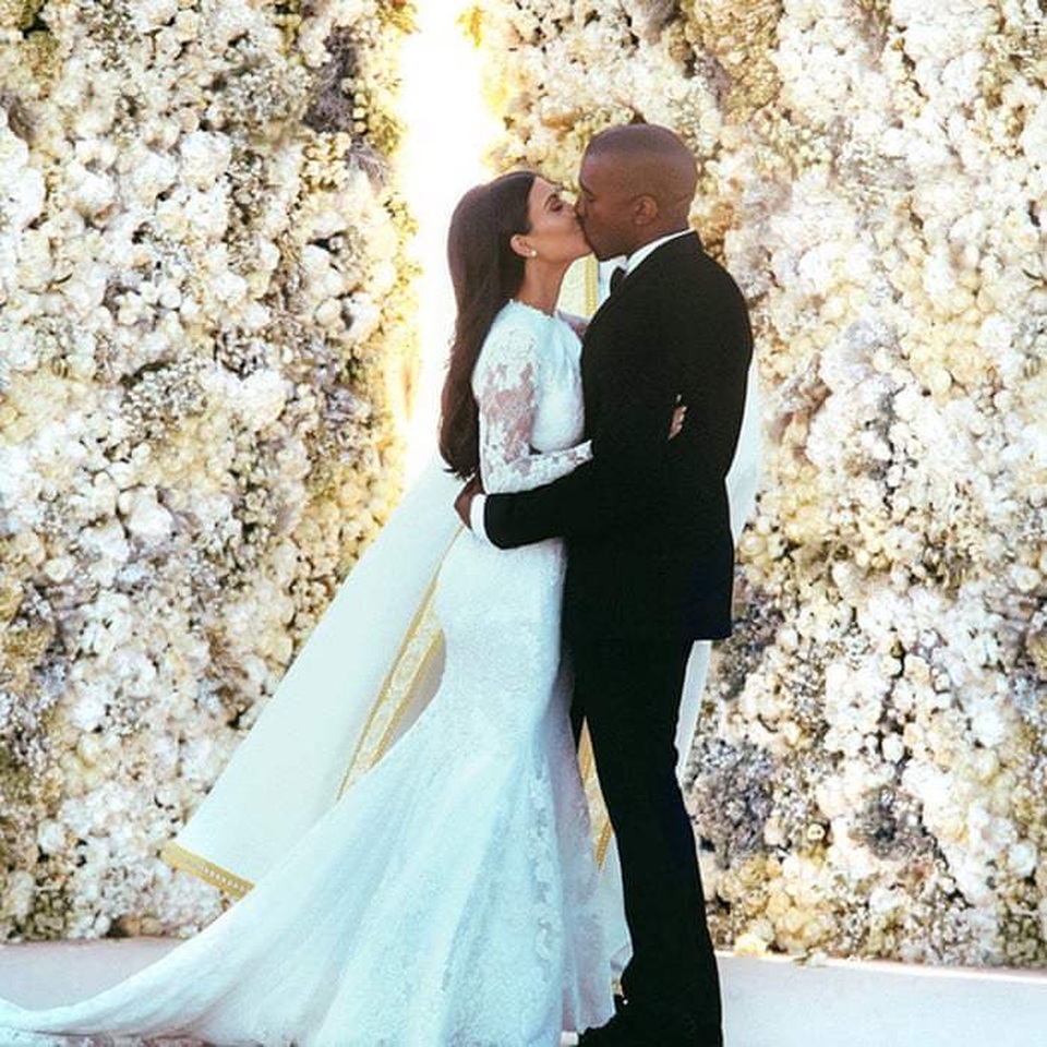 Kanye West - Kim Kardashian, duyên nợ trăm năm hay nửa đường đứt gánh? - 6 Kanye West - Kim Kardashian, duyên nợ trăm năm hay nửa đường đứt gánh? - 6