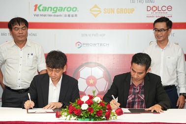 Kangaroo tặng 6.000 vé xem trận cầu huyền thoại Manchester Reds tại Việt Nam