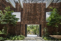 Độc đáo căn nhà xếp bằng gạch mộc “biết thở” của vợ chồng ở Đồng Nai