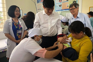 Mắc sởi tăng 22 lần, Bộ Y tế mở chiến dịch tiêm vắc xin sởi bổ sung cho trẻ 1 đến 5 tuổi