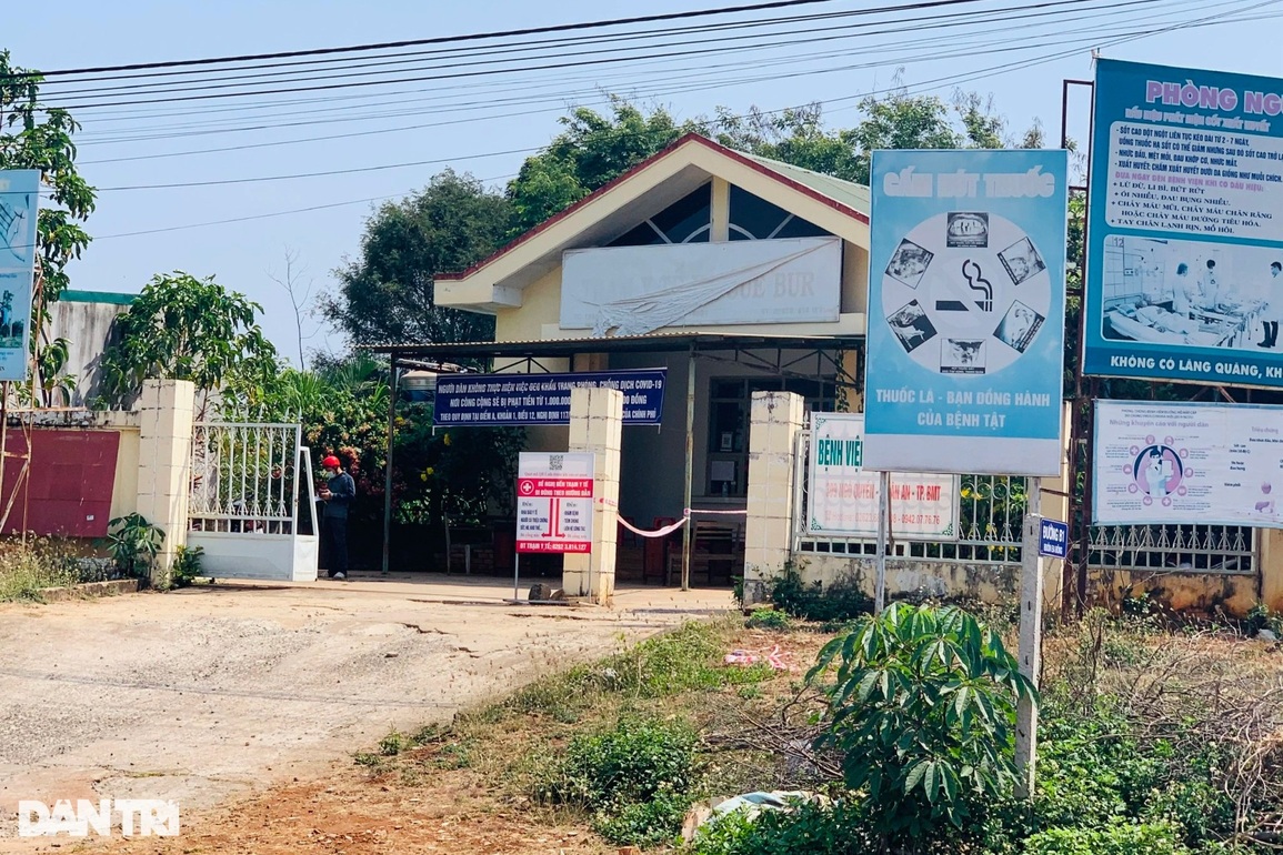 Dân bất ngờ khi trạm y tế thu tiền công test nhanh Covid-19 - 3 Dân bất ngờ khi trạm y tế thu tiền công test nhanh Covid-19 - 3