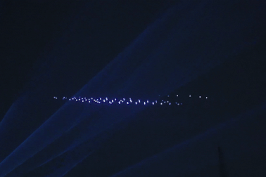 Người dân TPHCM phấn khích xem hàng trăm flycam xếp hình ánh sáng