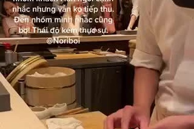 Nhóm bạn trẻ gây tranh cãi vì làm ồn tại quán ăn phong cách Nhật Bản