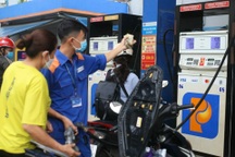 Giá xăng giảm, dầu tăng vào kỳ điều chỉnh ngày mai?