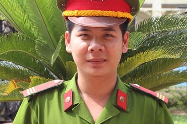 Khen thưởng thượng sĩ lao xuống sông cứu trẻ đuối nước