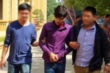 Lính hình sự cải trang người đi chúc Tết, "vác" đào tóm gọn kẻ giết người