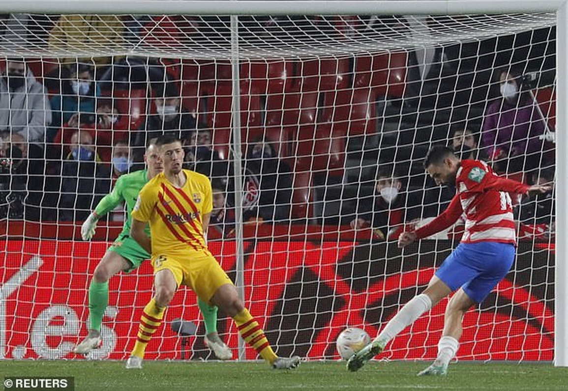 Real Madrid thắng đậm Valencia, Barcelona lại gây thất vọng - 11 Real Madrid thắng đậm Valencia, Barcelona lại gây thất vọng - 11