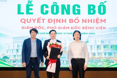 Hiệu trưởng một trường đại học làm giám đốc bệnh viện
