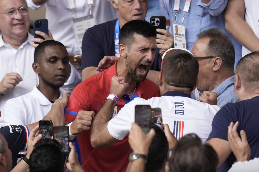 Djokovic bật khóc, chia sẻ cảm xúc sau khi giành HCV Olympic 2024 - 3 Djokovic bật khóc, chia sẻ cảm xúc sau khi giành HCV Olympic 2024 - 3