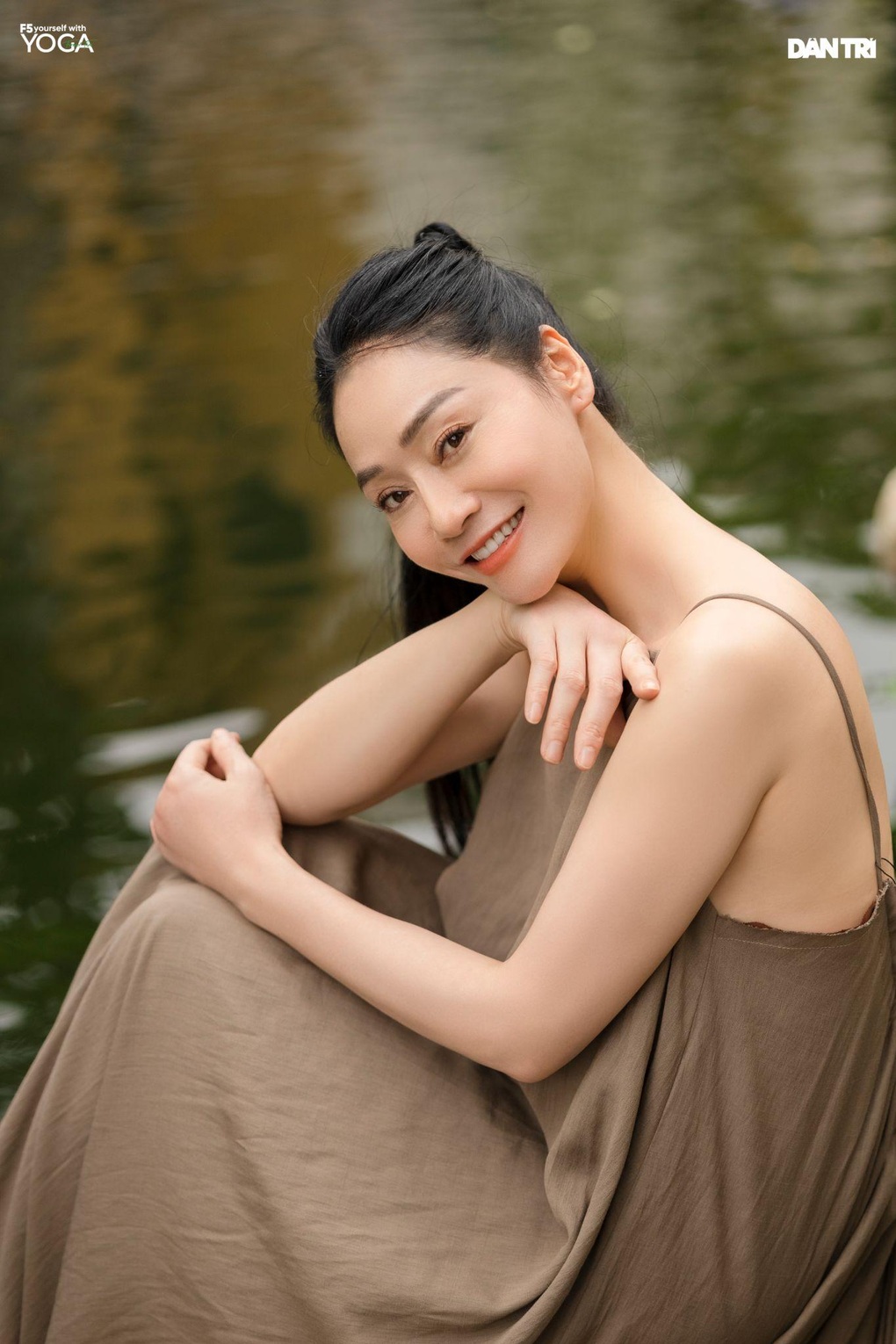 Quách Thu Phương trẻ đẹp khó tin ở tuổi 46 nhờ chăm tập yoga - 1 Quách Thu Phương trẻ đẹp khó tin ở tuổi 46 nhờ chăm tập yoga - 1