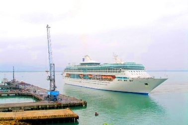 Giải tỏa dân nuôi tôm trái phép, tàu quốc tế hết lo "mắc lưới"