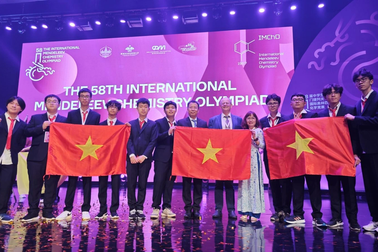 10/10 học sinh Việt Nam đạt giải tại "kỳ thi hóa khó nhất hành tinh"
