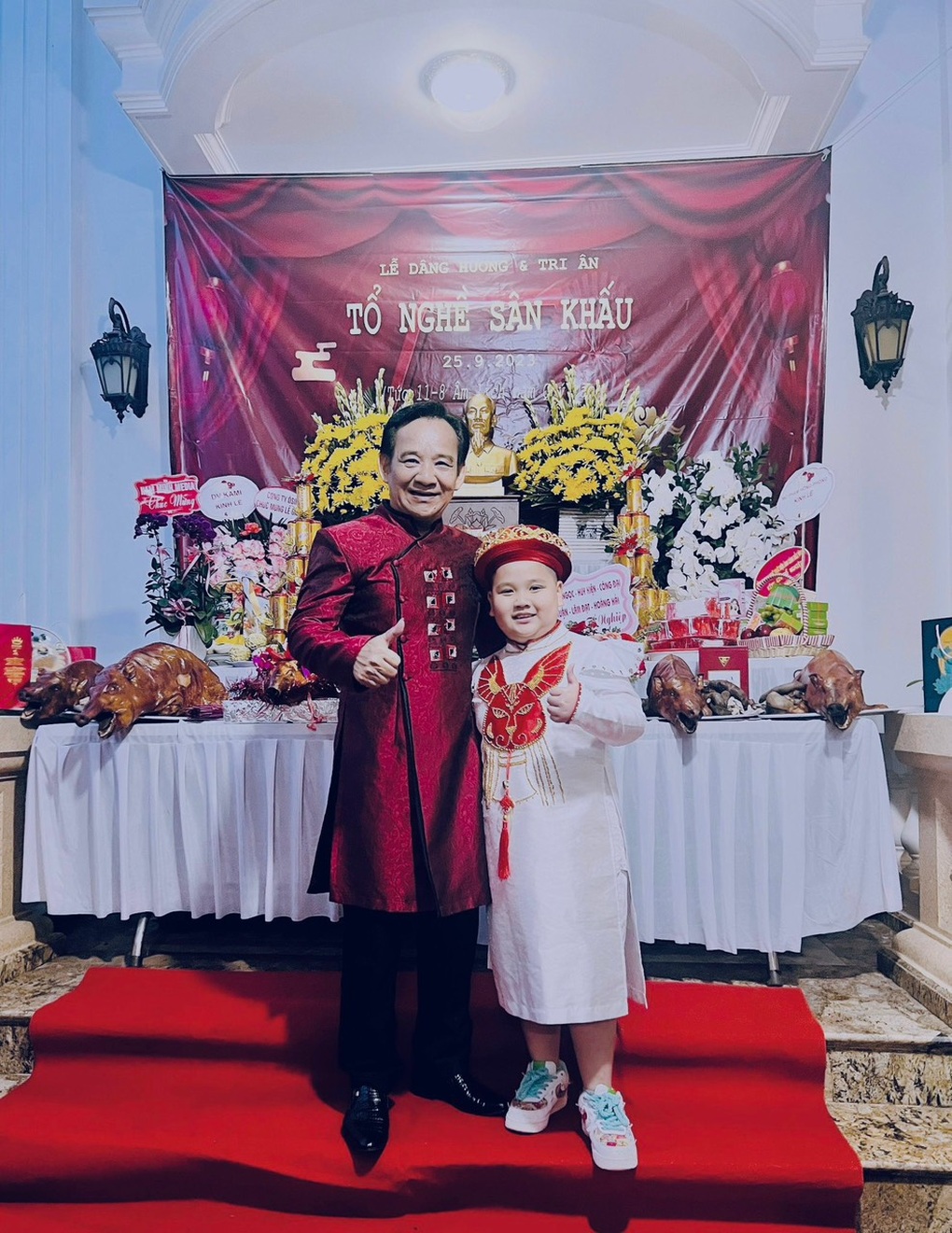 NSND Minh Hằng, NSƯT Tiến Quang xúc động trong lễ giỗ Tổ nghề sân khấu - 10 NSND Minh Hằng, NSƯT Tiến Quang xúc động trong lễ giỗ Tổ nghề sân khấu - 10