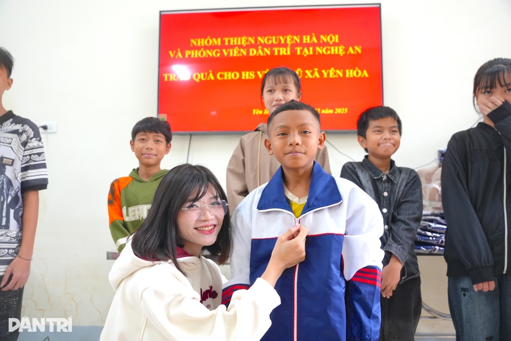 Bạn đọc tiếp tục hỗ trợ học sinh vùng lũ tại Nghệ An - 3 Bạn đọc tiếp tục hỗ trợ học sinh vùng lũ tại Nghệ An - 3