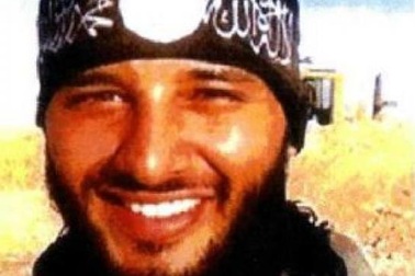 Nghi phạm thứ ba đánh bom rạp hát Paris là người Pháp