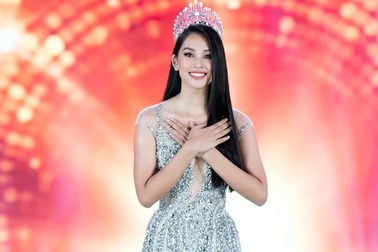 Trần Tiểu Vy nói gì về tân Hoa hậu kế nhiệm?