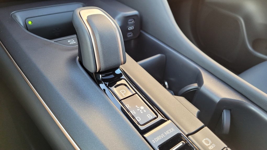 Toyota ra xe mới, lớn hơn Camry - 20