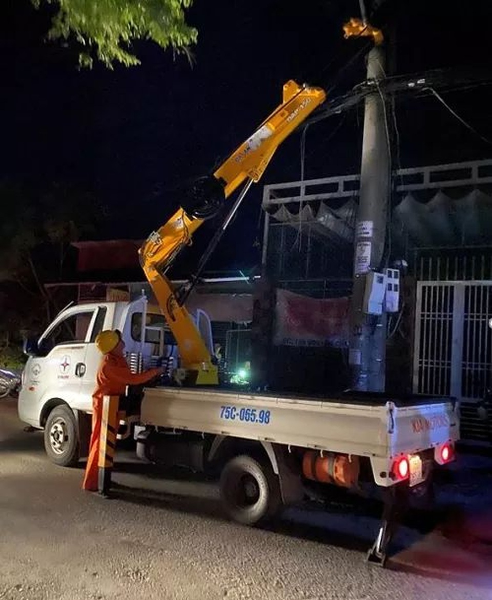 Thừa Thiên Huế căng mình khắc phục thiệt hại do bão số 5 gây ra - 16 Thừa Thiên Huế căng mình khắc phục thiệt hại do bão số 5 gây ra - 16