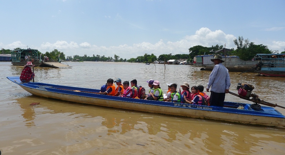 Khó học trực tuyến: Học sinh vùng sâu, hải đảo tự học ở nhà, theo nhóm - 2 Khó học trực tuyến: Học sinh vùng sâu, hải đảo tự học ở nhà, theo nhóm - 2