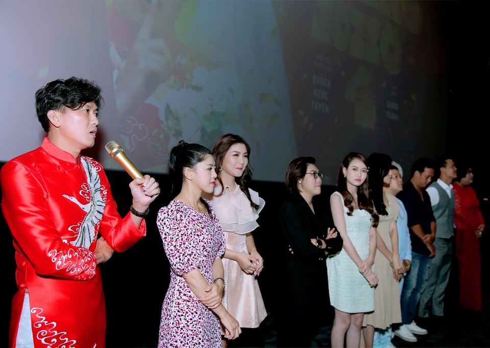 Vợ trẻ kém 10 tuổi quấn quýt bên Quách Ngọc Tuyên - 7 Vợ trẻ kém 10 tuổi quấn quýt bên Quách Ngọc Tuyên - 7