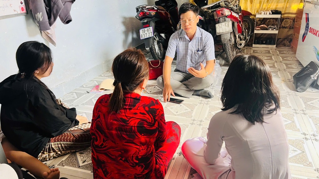 Khởi tố người cha hiếp dâm 2 con gái ở TPHCM - 1 Khởi tố người cha hiếp dâm 2 con gái ở TPHCM - 1