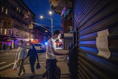 Giáo sư Đại học Cornell mách du học sinh 10 cách quản lý tiền thời Covid-19