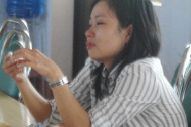 Tạm thôi chức chủ nhiệm cô giáo đánh HS bằng cán chổi