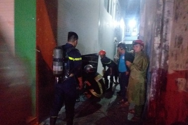 Cứu 3 người mắc kẹt trong đám cháy tại Đà Nẵng