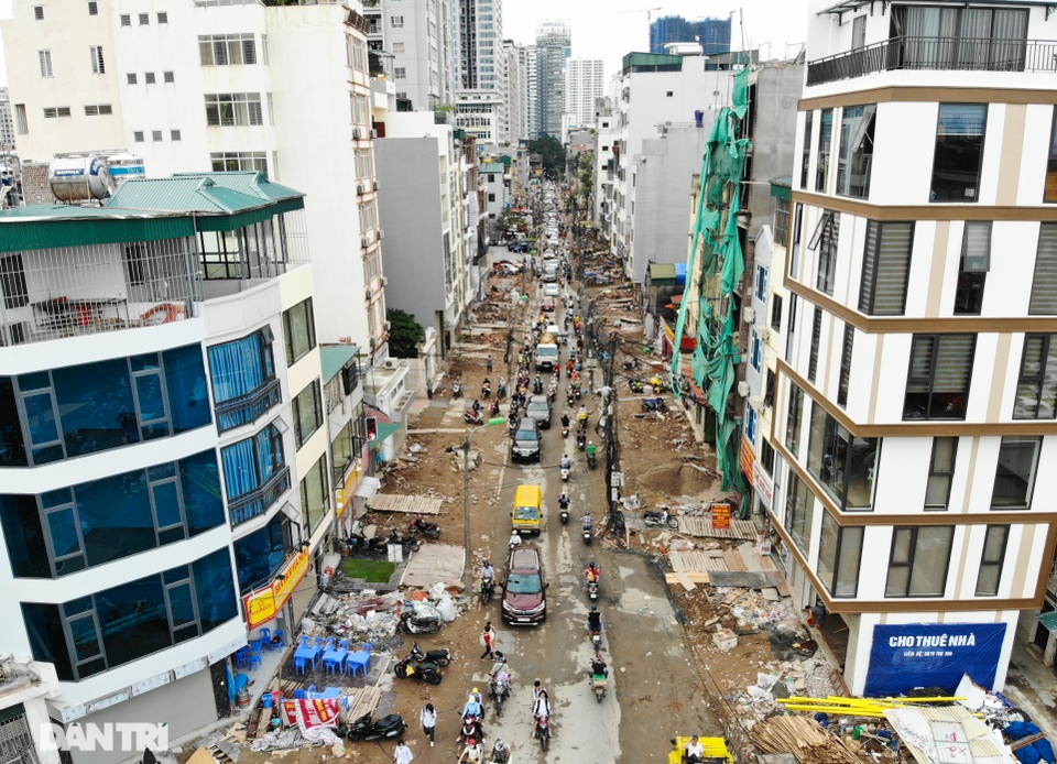 Hà Nội: Hơn 400 mét đường ì ạch thi công gần 3 năm chưa xong - 3 Hà Nội: Hơn 400 mét đường ì ạch thi công gần 3 năm chưa xong - 3