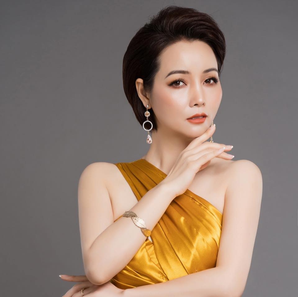 Dàn sao Việt và các BTV chúc mừng Ngày Báo chí Cách mạng Việt Nam - 9 Dàn sao Việt và các BTV chúc mừng Ngày Báo chí Cách mạng Việt Nam - 9