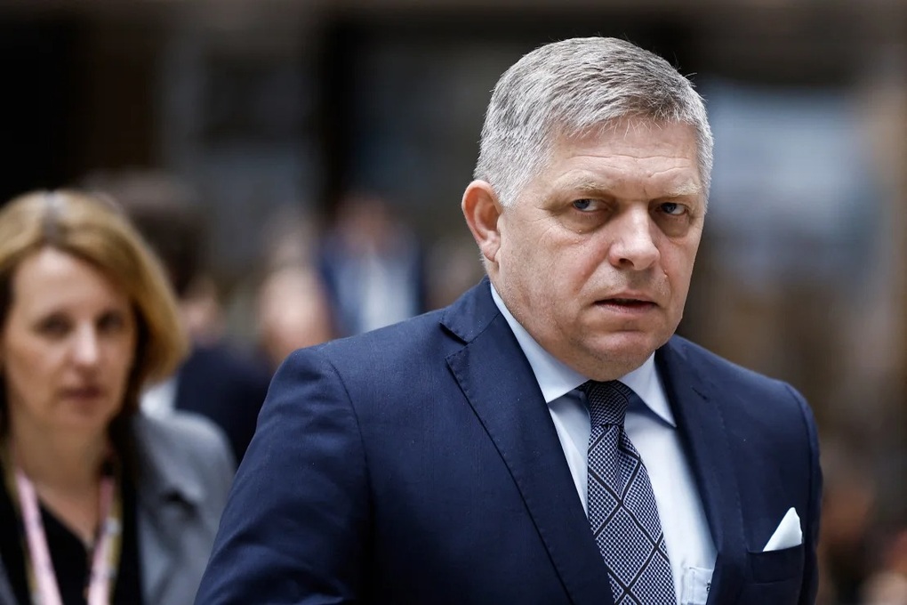 Tình trạng của Thủ tướng Slovakia vẫn nghiêm trọng sau phẫu thuật - 1