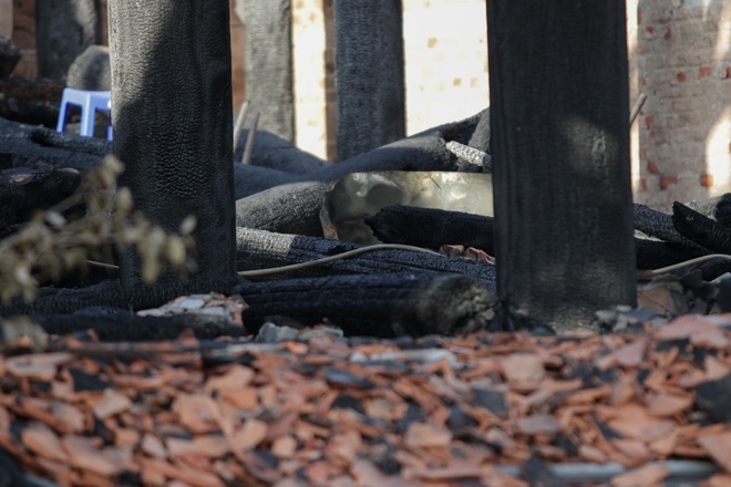 Hà Nội: Ngôi Tam bảo bằng gỗ lim hàng chục tỷ hóa than sau đêm hỏa hoạn - 26