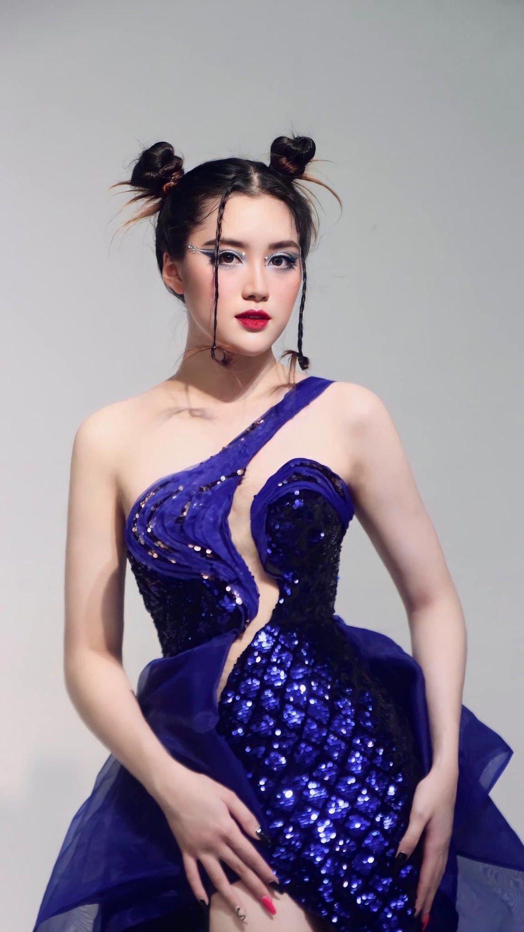 Nữ sinh thi Hoa hậu Việt Nam: Không có đường tắt dẫn tới thành công - 2 Nữ sinh thi Hoa hậu Việt Nam: Không có đường tắt dẫn tới thành công - 2