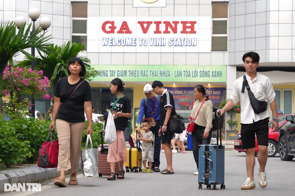 Chia lửa với hàng không, ngành đường sắt tăng toa hàng loạt đoàn tàu - 3 Chia lửa với hàng không, ngành đường sắt tăng toa hàng loạt đoàn tàu - 3