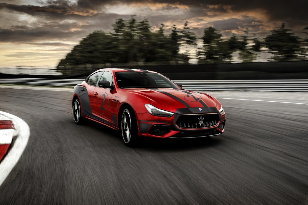 Thỏa giấc mơ lái xe thể thao trên đường đua Italy với Maserati - 4 Thỏa giấc mơ lái xe thể thao trên đường đua Italy với Maserati - 4