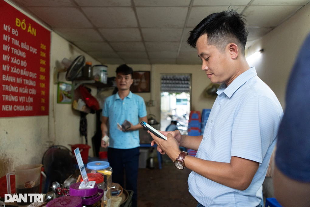 Trà đá thời 4.0: Bà chủ Hà Nội trang bị cả QR để khách thanh toán - 3 Trà đá thời 4.0: Bà chủ Hà Nội trang bị cả QR để khách thanh toán - 3