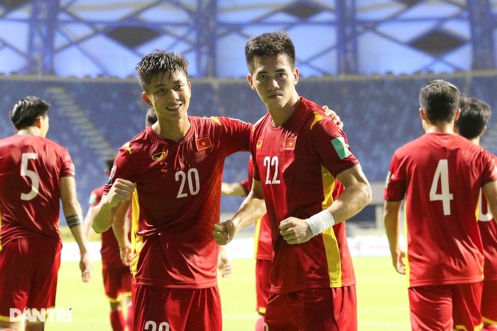 Đội tuyển Việt Nam ăn mừng tưng bừng trong phòng thay đồ - 1 Đội tuyển Việt Nam ăn mừng tưng bừng trong phòng thay đồ - 1