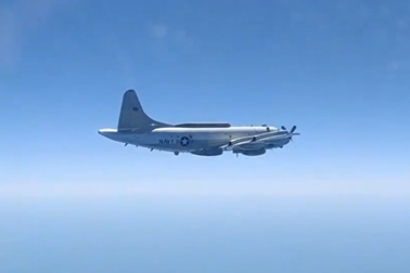 Video Nga xuất kích Su-27 chặn máy bay trinh sát Mỹ