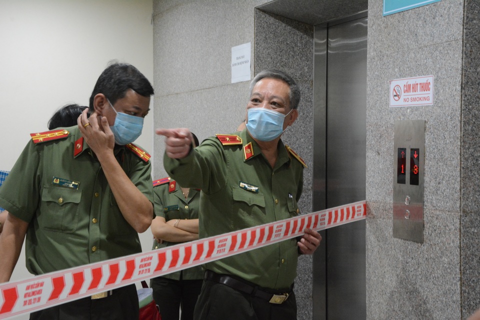 Bệnh viện đầu tiên tại miền Trung thực hiện được xét nghiệm virus corona - 4 Bệnh viện đầu tiên tại miền Trung thực hiện được xét nghiệm virus corona - 4