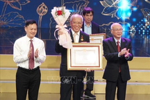 Trao giải thưởng sáng tác, quảng bá về học và làm theo tấm gương Bác Hồ