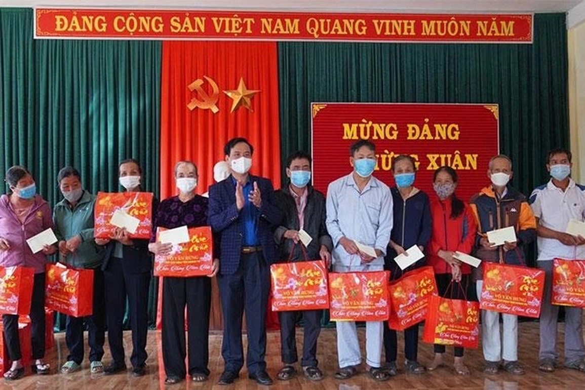 Hơn 99.800 suất quà tặng gia đình chính sách, có công dịp Tết Nguyên đán - 1 Hơn 99.800 suất quà tặng gia đình chính sách, có công dịp Tết Nguyên đán - 1