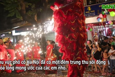 Sôi động đêm trung thu trên đường phố Hà Nội