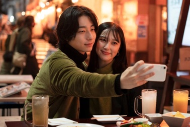 Lần đầu hẹn hò, bạn trai liên tục có hành động khiến tôi muốn bỏ chạy