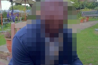 Người đàn ông có tử cung và có thể mang bầu