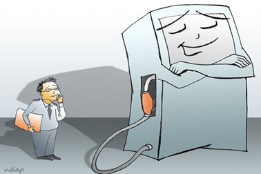 Cây xăng thi gan cùng chính quyền