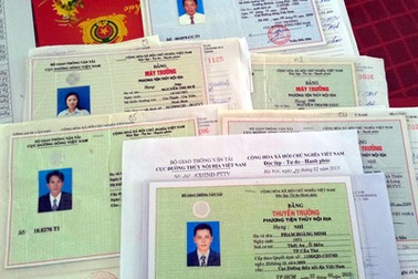 Phát hiện hơn 80 bằng thuyền trưởng, máy trưởng giả